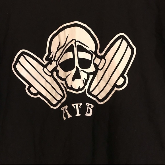 Men’s size large, black T-shirt with skull and dumbbell graphic.  Unisex. - Picture 2 of 3